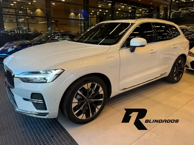 Volvo XC 60 T-8 Ultra 2.0 AWD (Híbrido) 2025