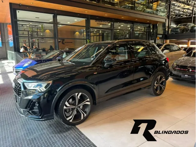Audi Q3 Perf. Black 2.0 TFSI Tiptr. Quattro 2023